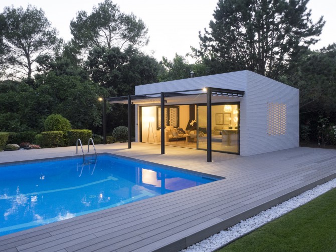 CONSTRUCCIÓ D’ANNEX INDEPENDENT A L’HABITATGE A LA ZONA DE PISCINA COM A SALA MULTIFUNCIÓ A MATADEPERA CAN MARCET