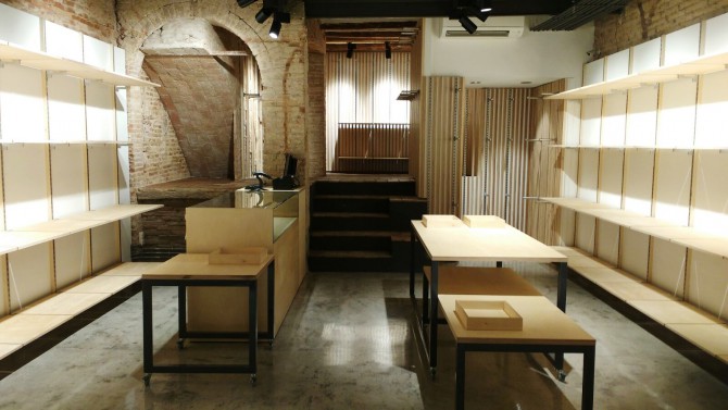 REFORMA LOCAL COMERCIAL PER ESTABLIMENTS CORINTO, A BARCELONA SANTS