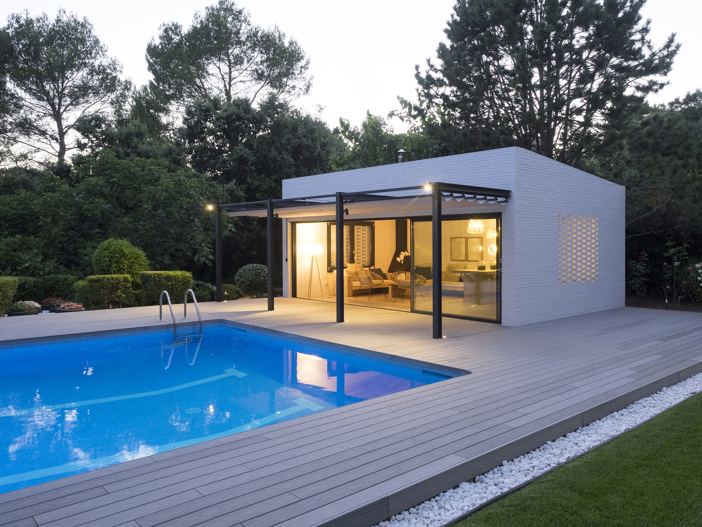 CONSTRUCCIÓ D’ANNEX  INDEPENDENT A L’HABITATGE A LA ZONA DE PISCINA COM A SALA MULTIFUNCIÓ A MATADEPERA CAN MARCET