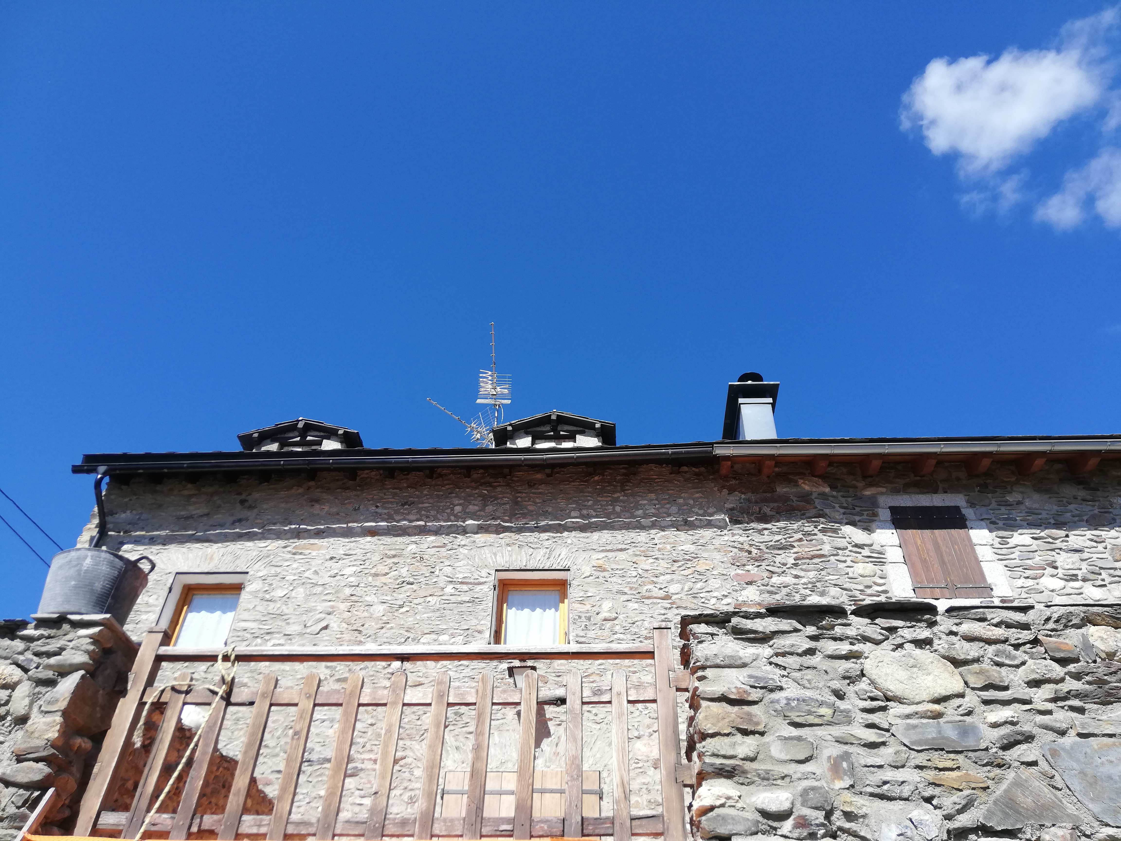 REHABILITACIÓ DE COBERTA PLANA i REFORMA DE TERRASSA D’HABITATGE UNIFAMILIAR A ESTAVAR-LA CERDANYA